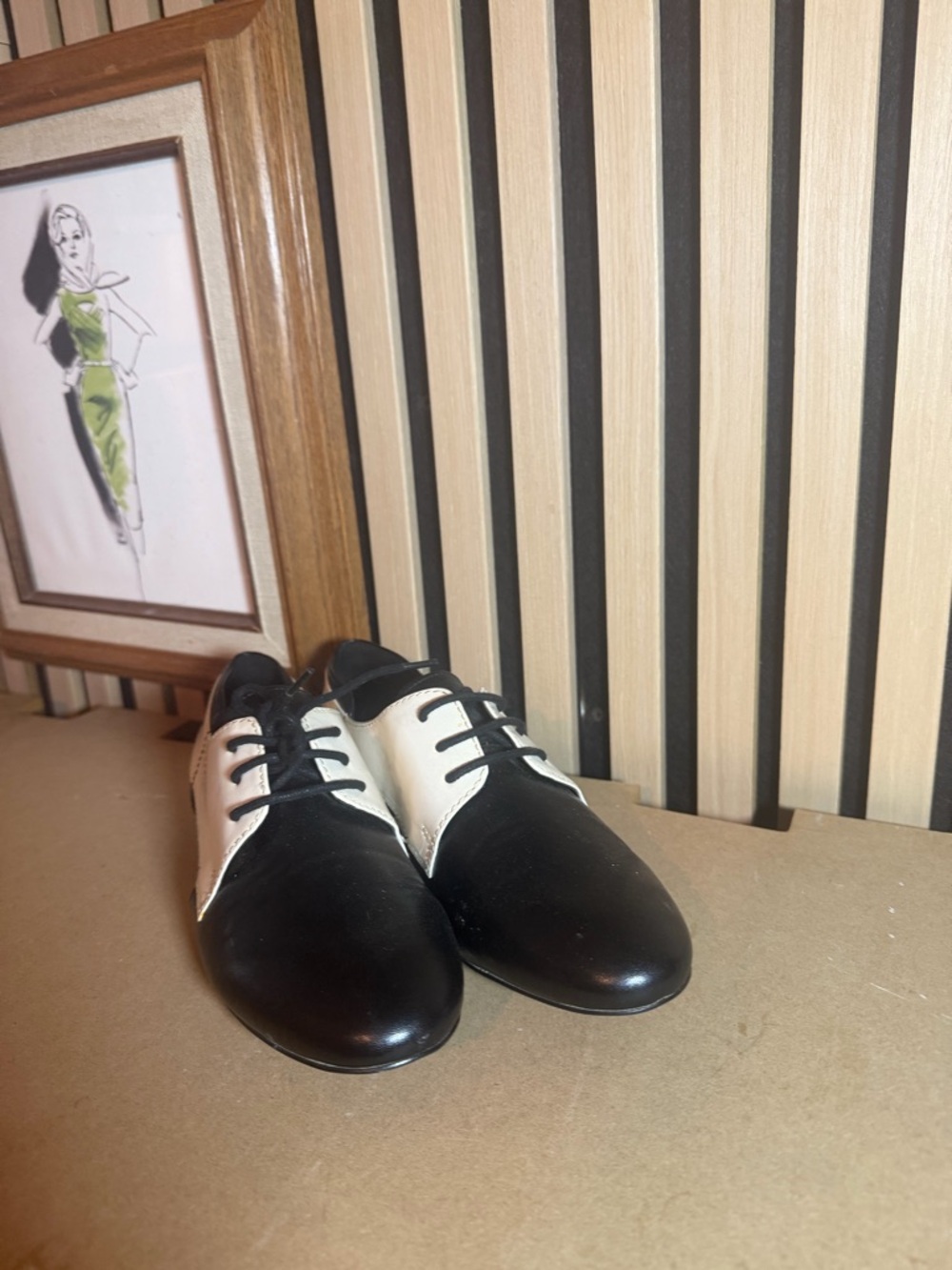 Nine West Black & White Oxford Dress Shoes – Elegant & Stylish